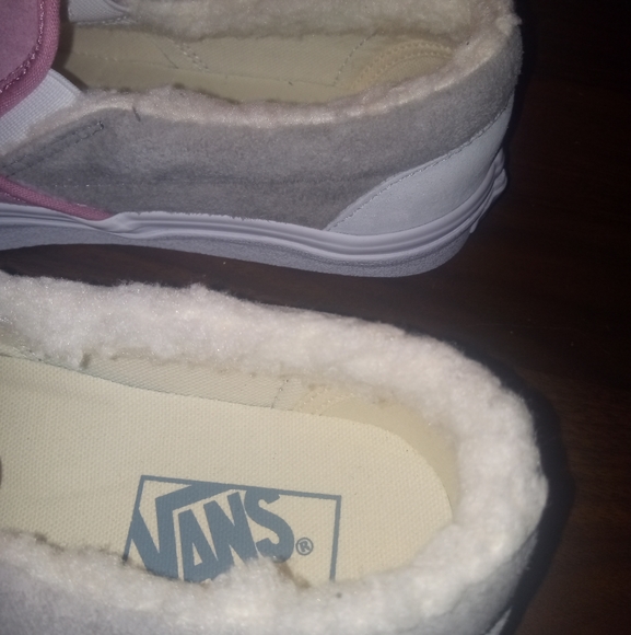 Vans Pink & Gray Sherpa slip-ons water repellent - Picture 2 of 4
